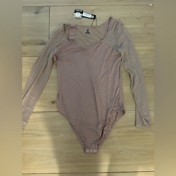 NEW Super Soft Lightweight Bodysuit & Skirt V Neck Mesh Long Sleeve Backless XS - Picture 2 of 6